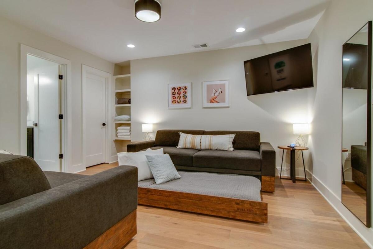 Luxurious Germantown Homes For Groups *