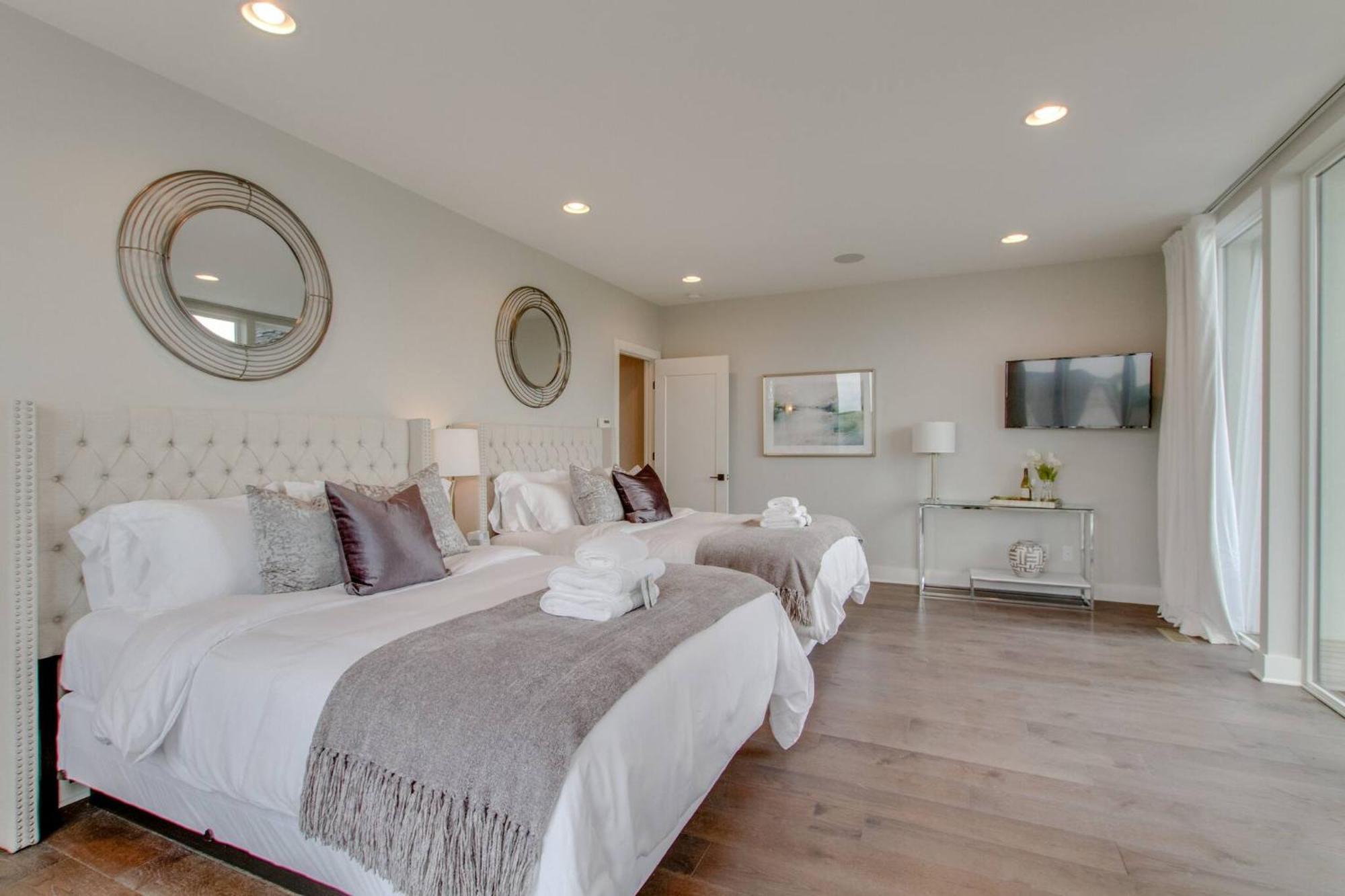 Holiday home The Augustine! | Views, Gym, Walk To Gulch *