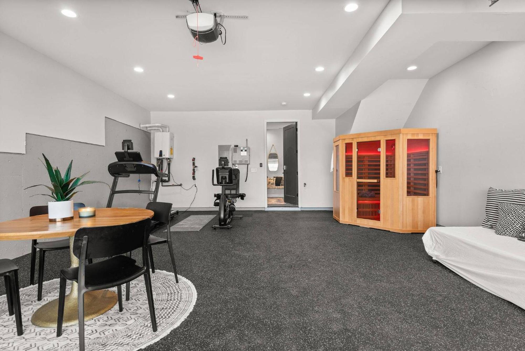 Hill House | Walk To Gulch! Sauna, Hot Tub, Gym! * Nashville
