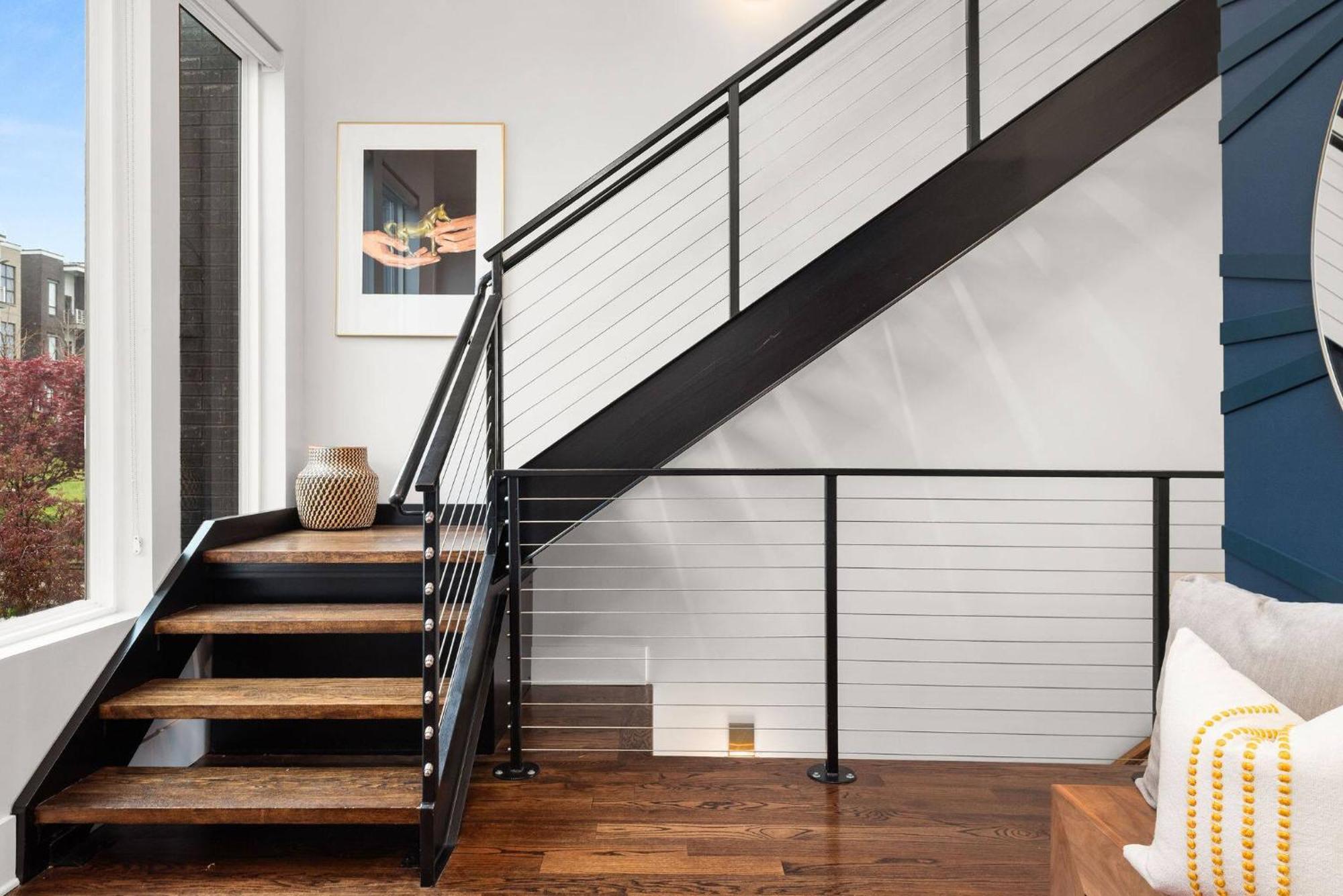 Hill House | Walk To Gulch! Sauna, Hot Tub, Gym! * Nashville