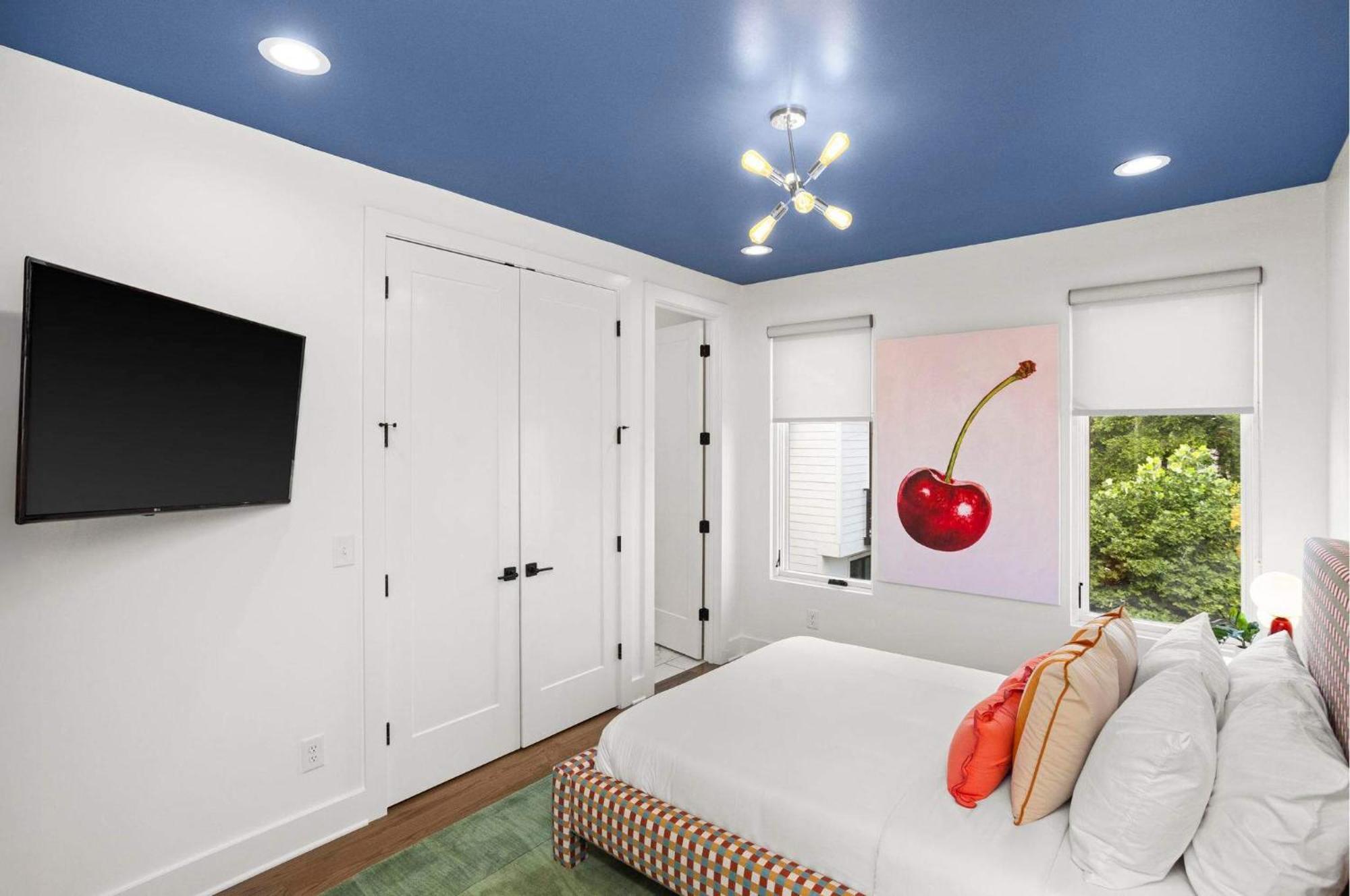 Pop Art Retreat On Legendary 8th - Walk Everywhere Holiday home