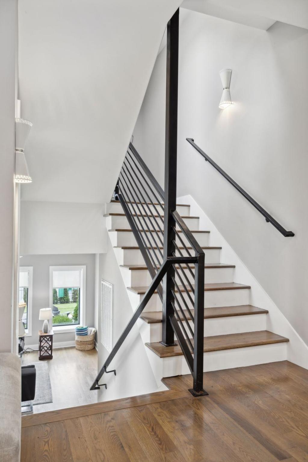 2mi Downtown Hot Tub Balcony 4 King Beds Nashville