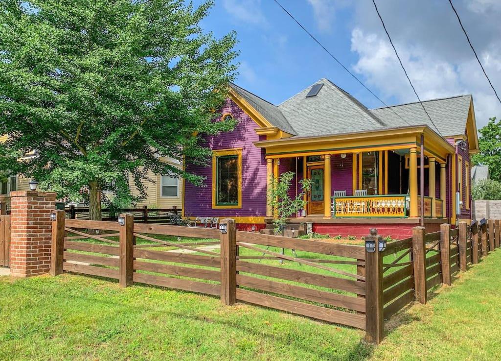 Eclectic Pet Friendly In East Holiday home Nashville