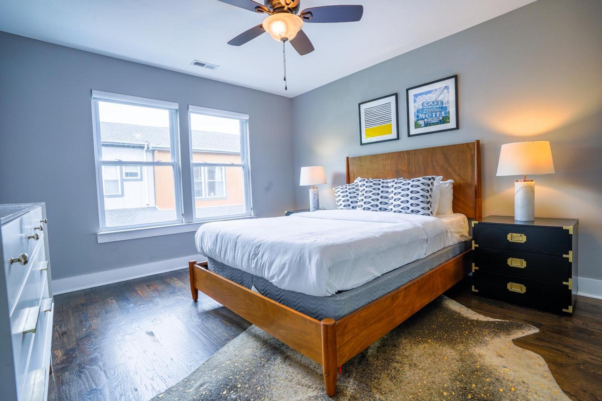 Holiday home Chic Townhome In Trendy East Nash *