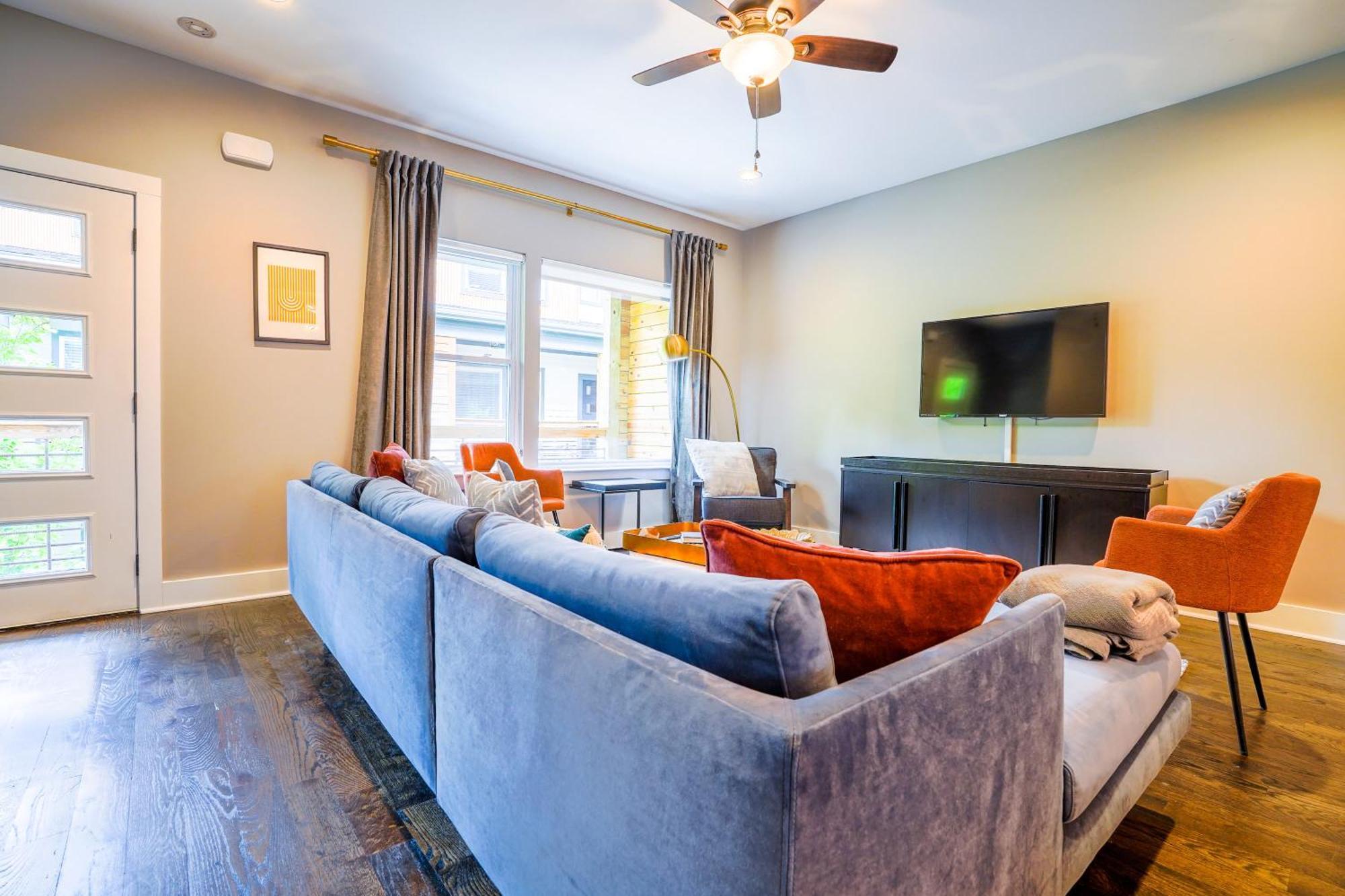 Holiday home Chic Townhome In Trendy East Nash