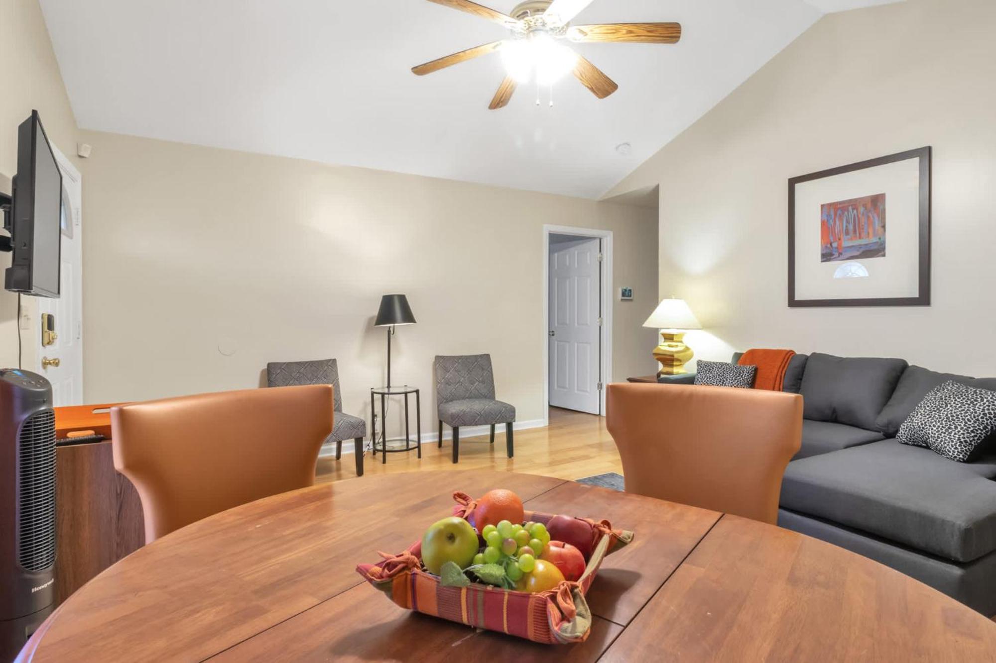 Cozy 3 Bdr In West L Close To Tsu