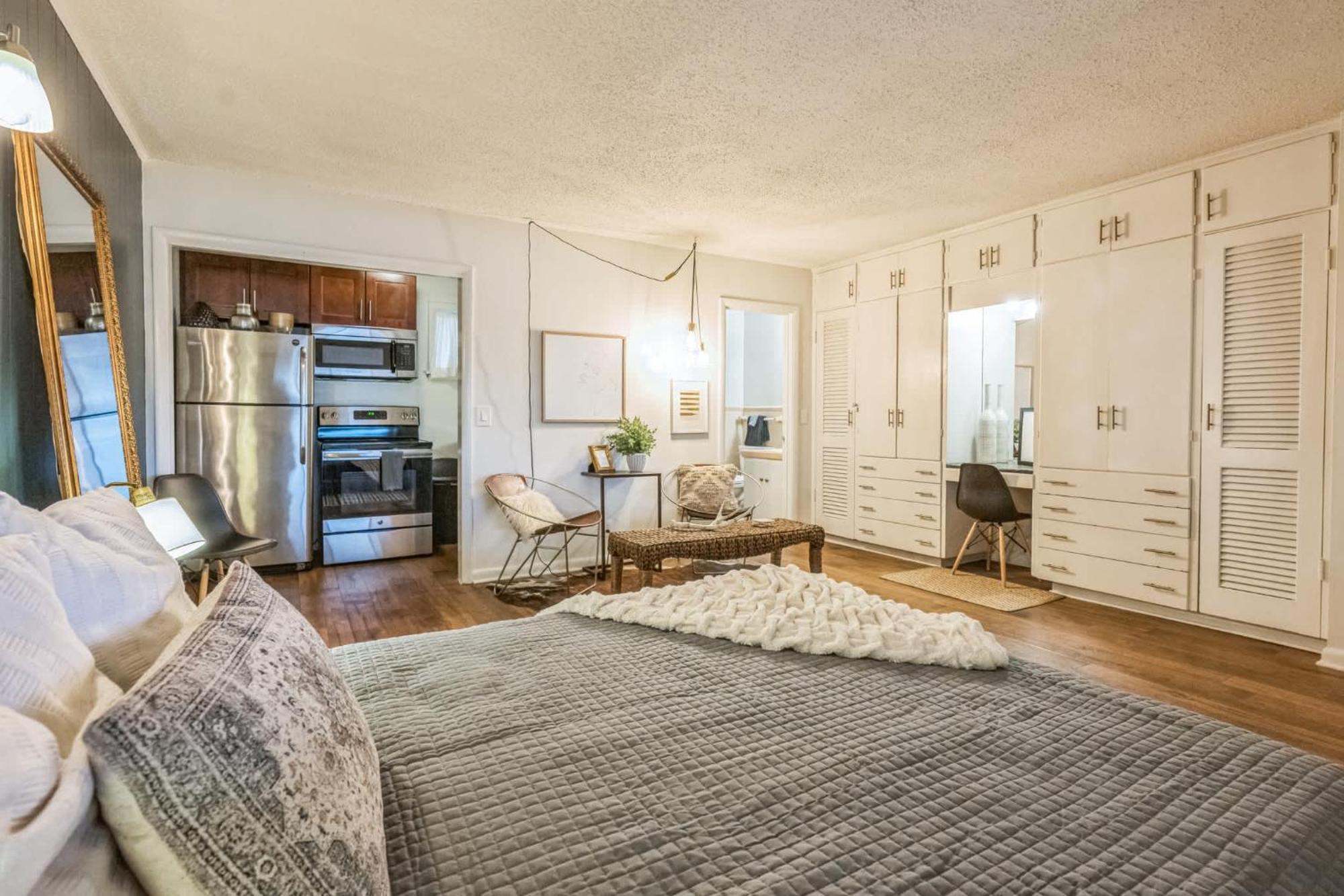 Apartment Cozy For 2 Highly Walkable - Close To Dt *