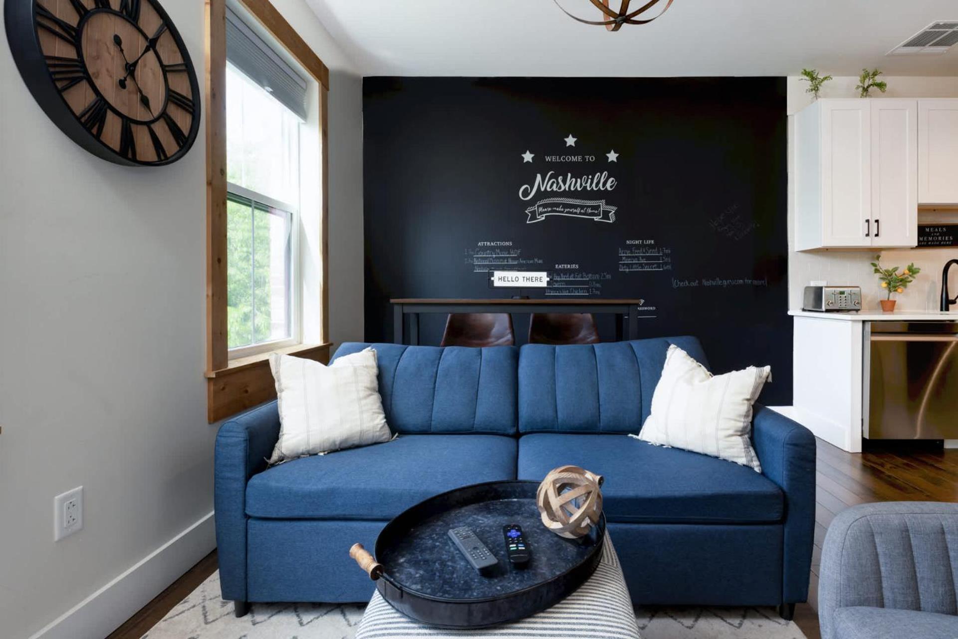 Charming Historic Loft Near Centennial Park *