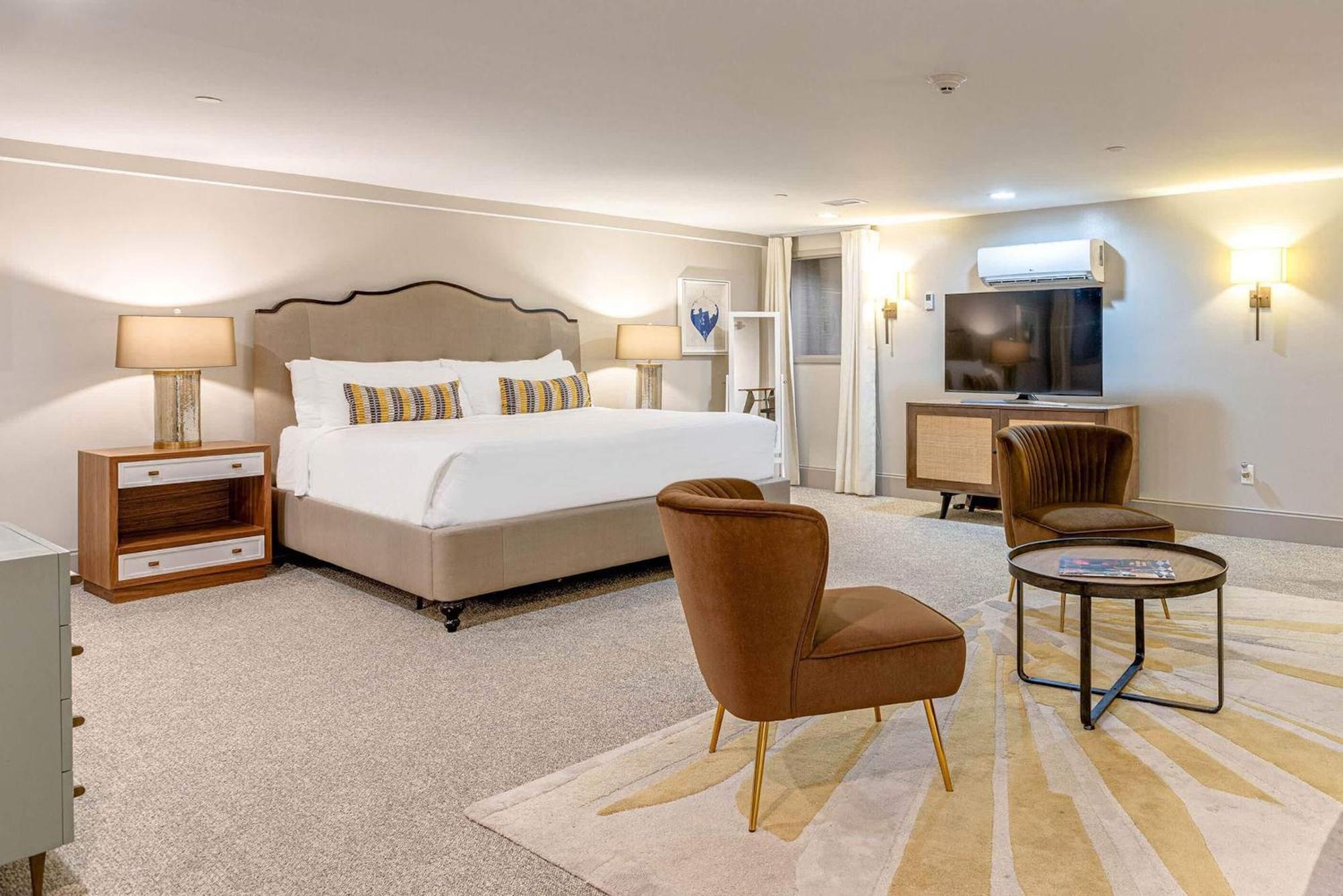 Apartment Retreat For 4 Near Dt Walk To Broadway Nashville