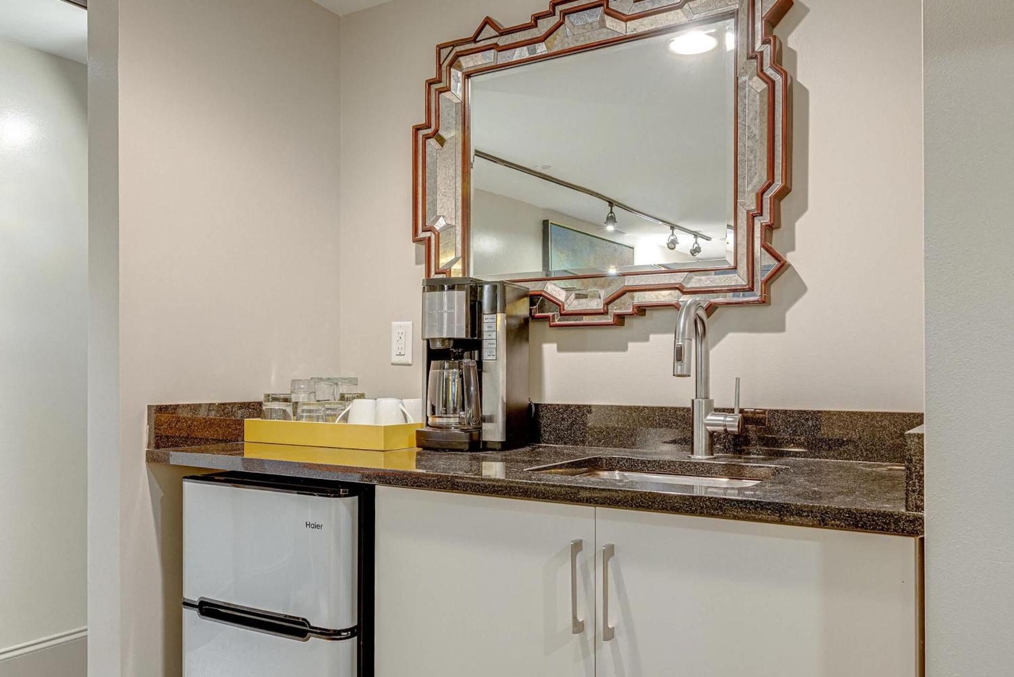 Retreat For 4 Near Dt Walk To Broadway Nashville