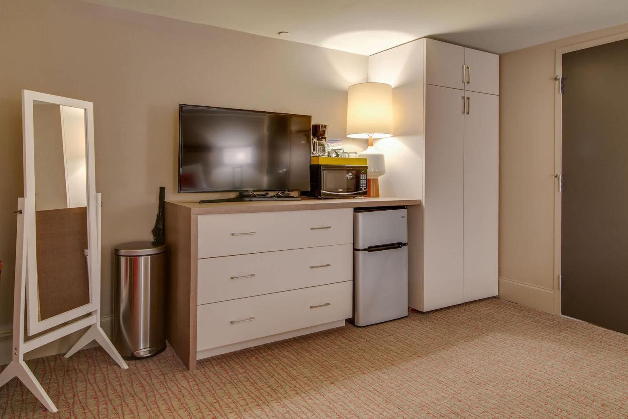 Cozy Retreat For 2 Heart Of Dt Near Broadway Apartment