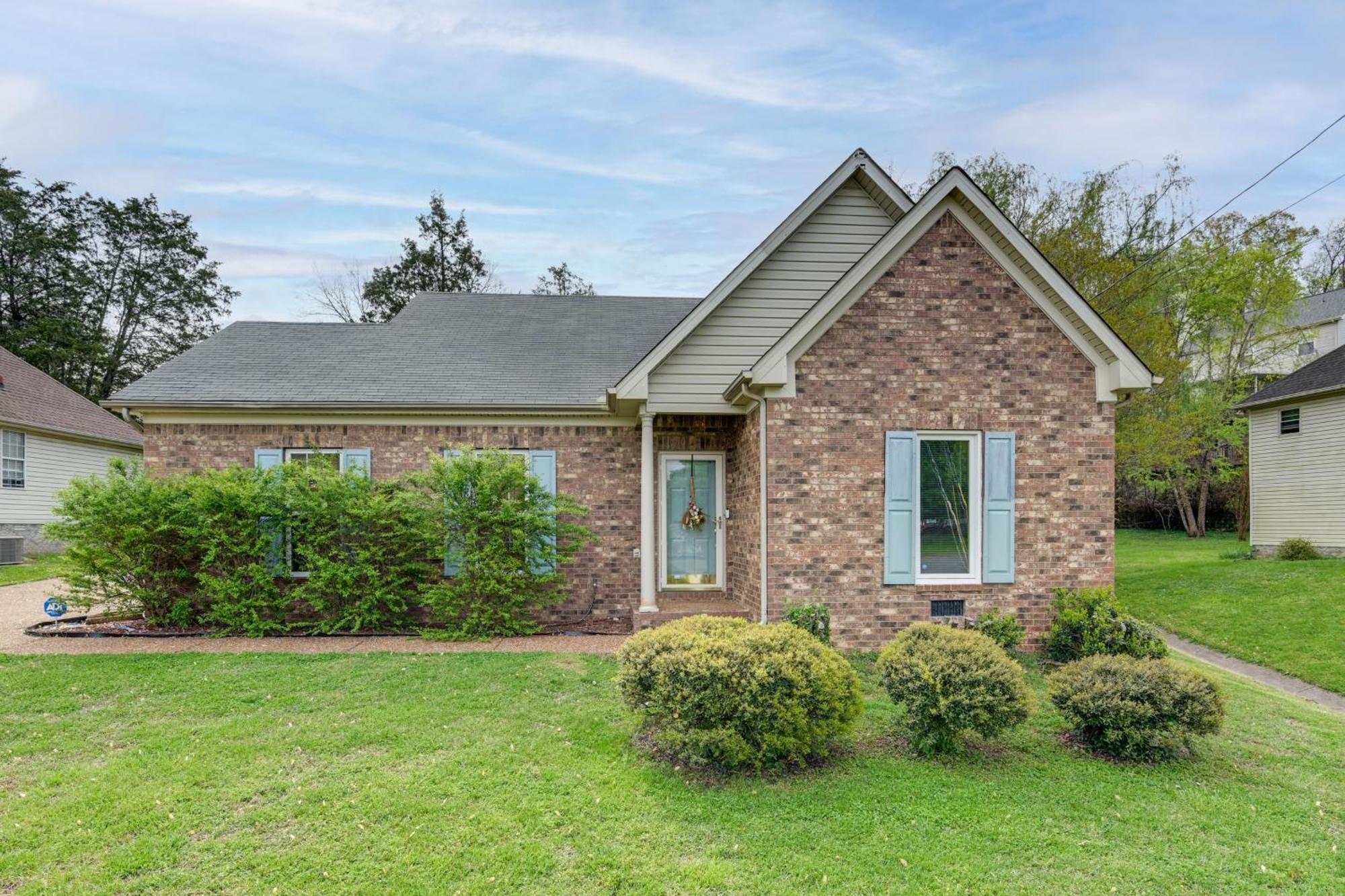 18 Mi To With Dedicated Workspace Holiday home *