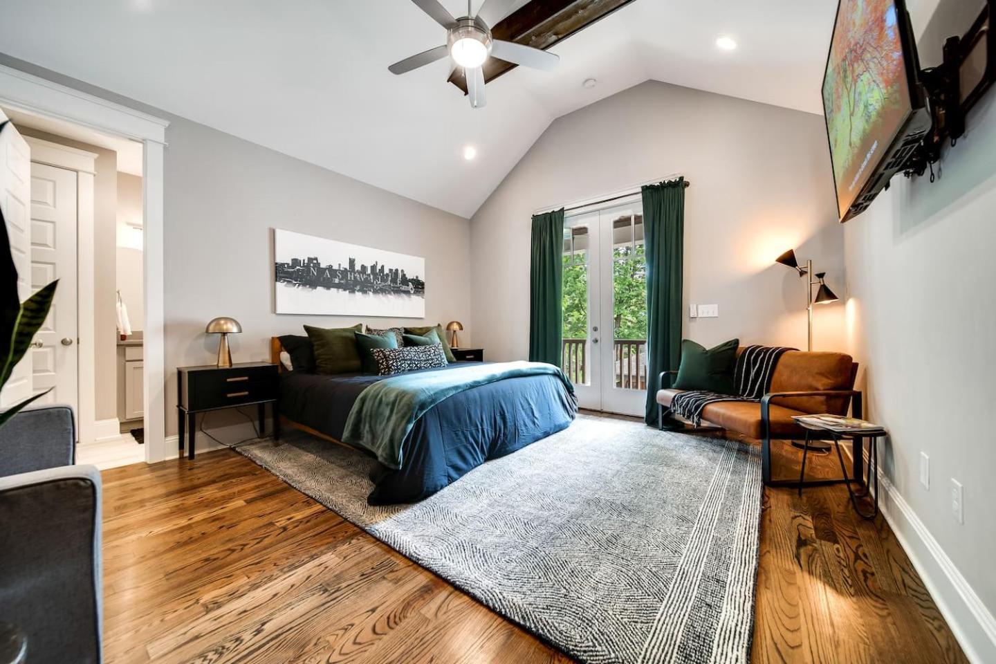 Nell's Haven Two Miles To Downtown & Broadway Holiday home