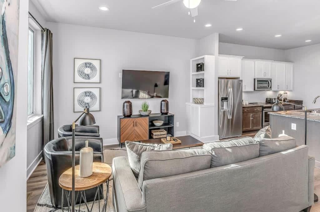 2 Townhomes - Sleeps 24-rooftop Patios * Nashville