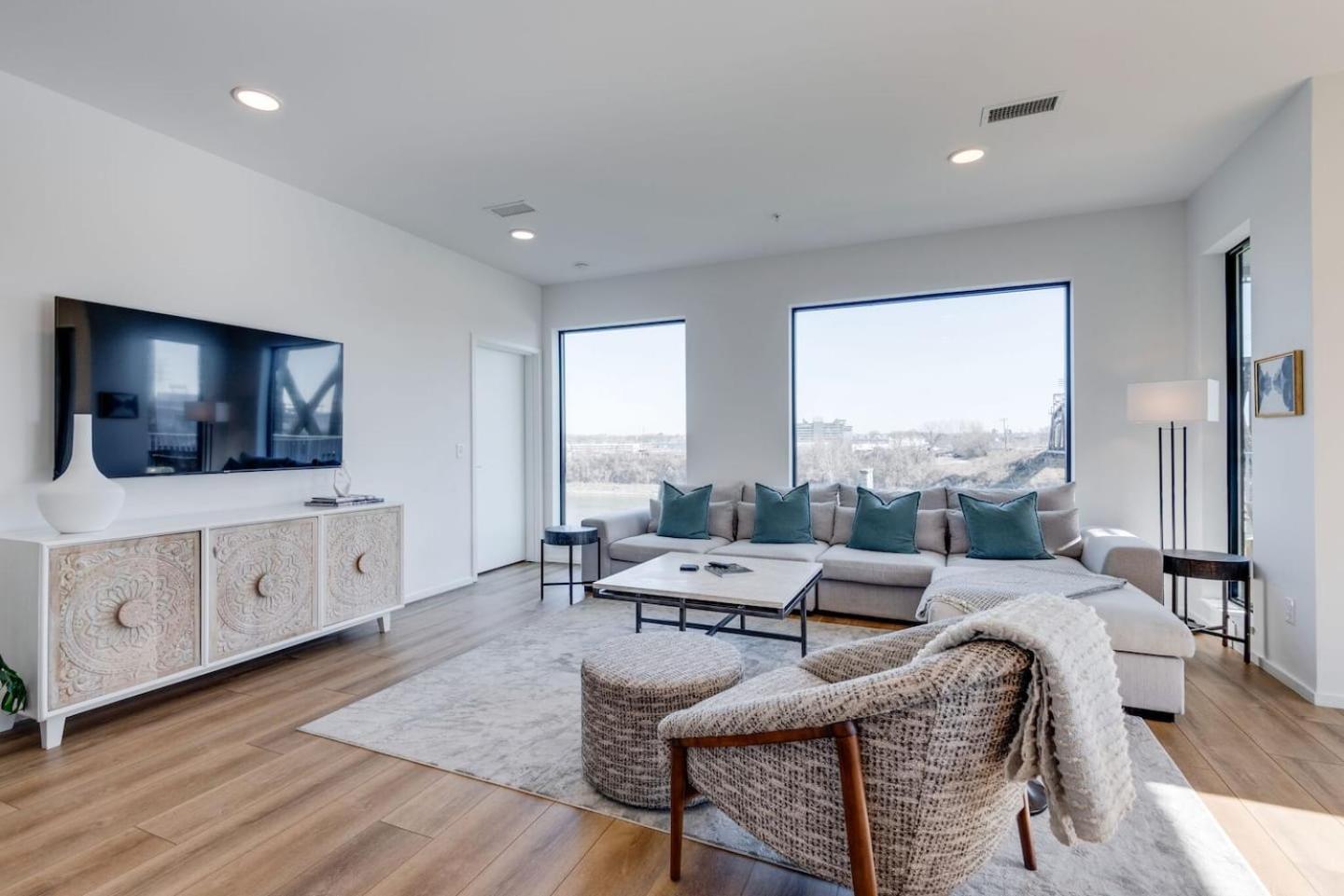 Boutique On Riverfront- Park Free Holiday home