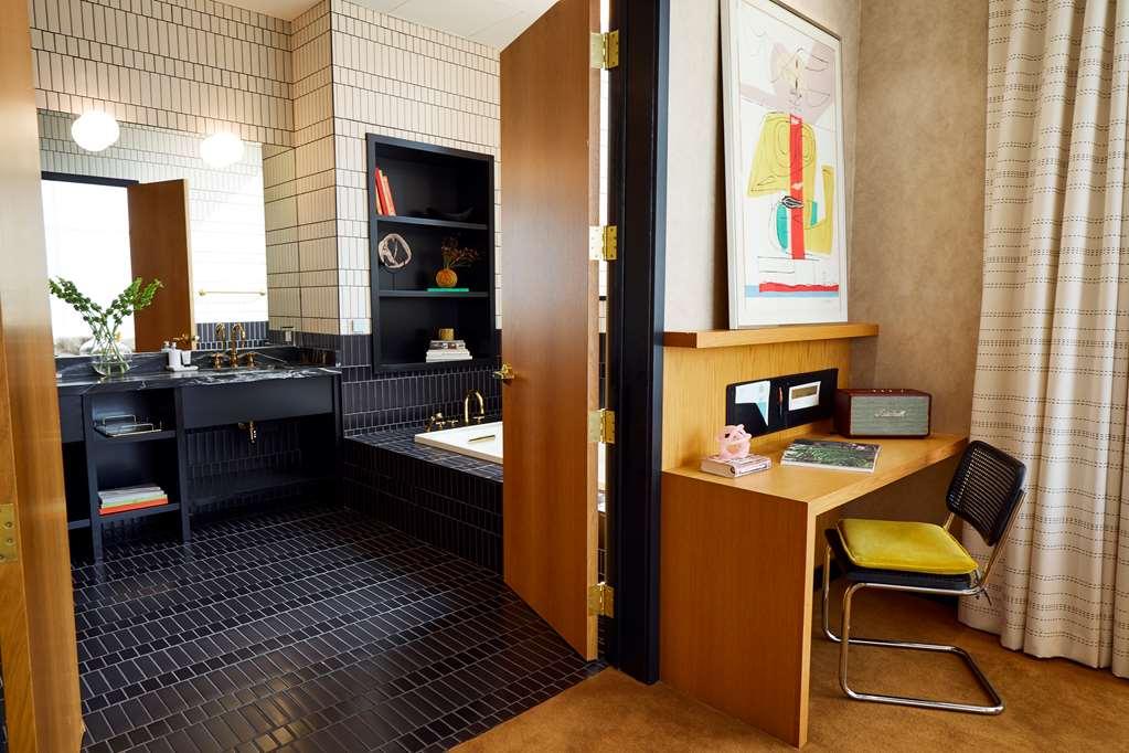 Fairlane Hotel