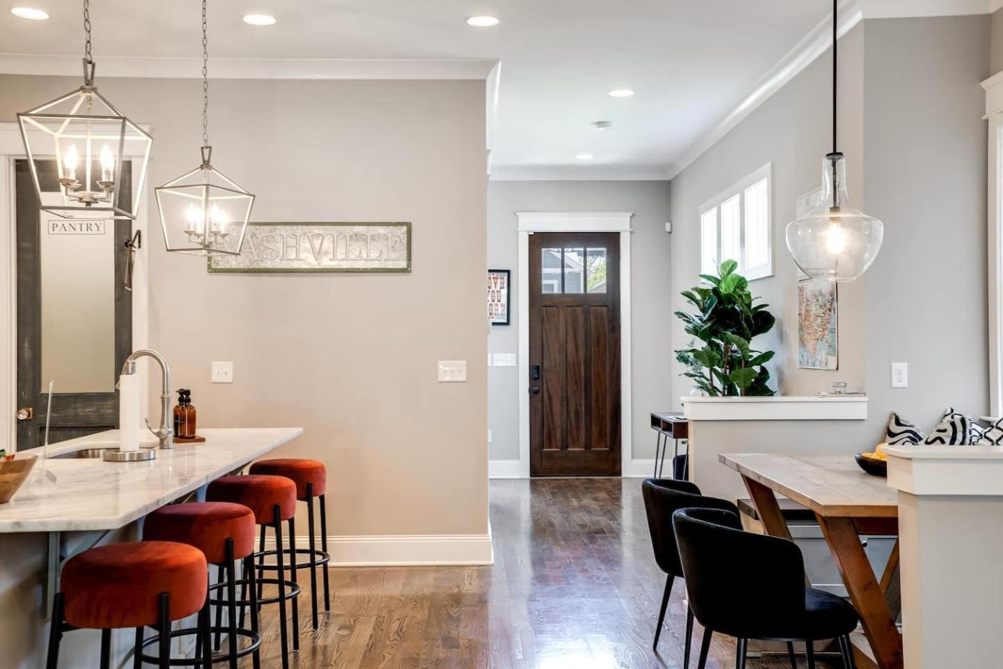 Nell's Haven Two Miles To Downtown & Broadway Holiday home