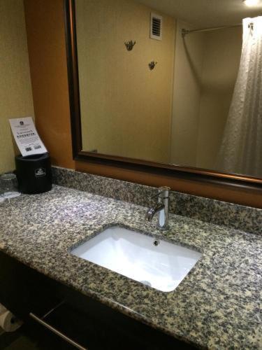 Hotel Western Near Opryland Nashville