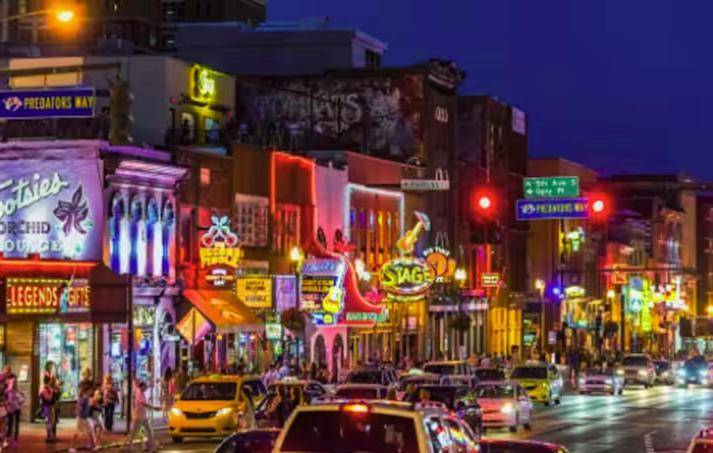 Holiday home Modern Luxury Rooftop Deck, 3 Mi To Downtown Nashville