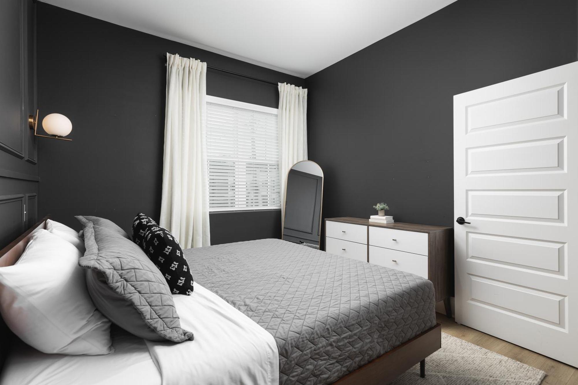 Apartment Spacious Modern 4 Bed 2 Bedroom Near Downtown