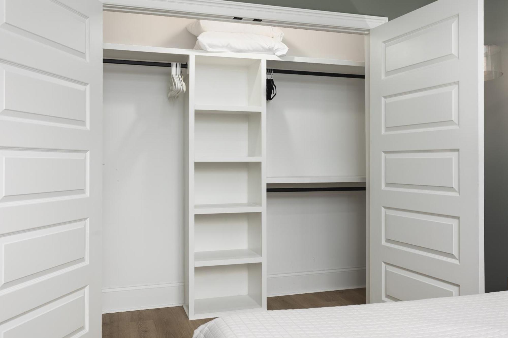 With Free Parking, 3 Miles Downtown, Near Restaurants Nashville