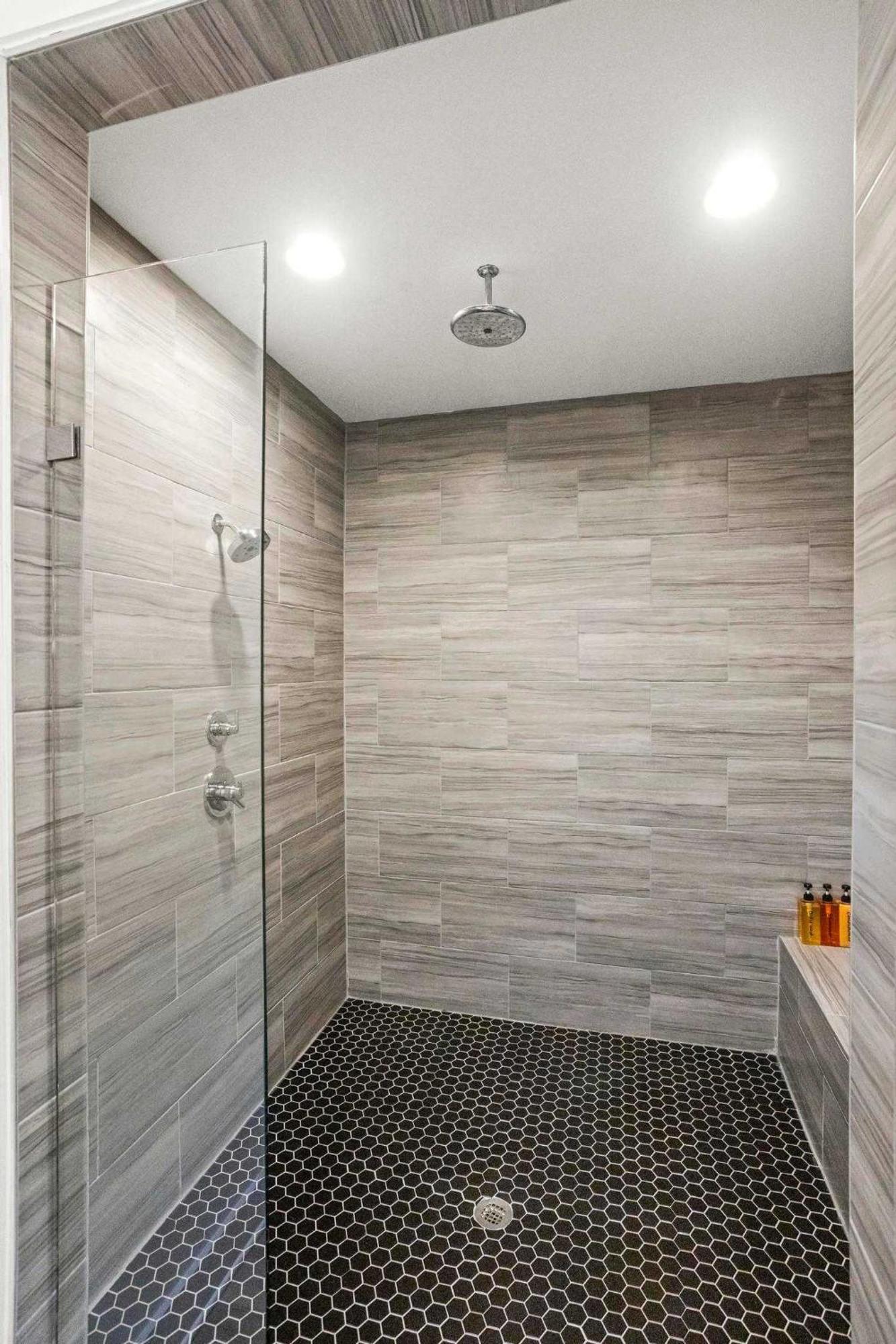 Mix At 8th & Argyle Elite Vacation Spot Holiday home Nashville