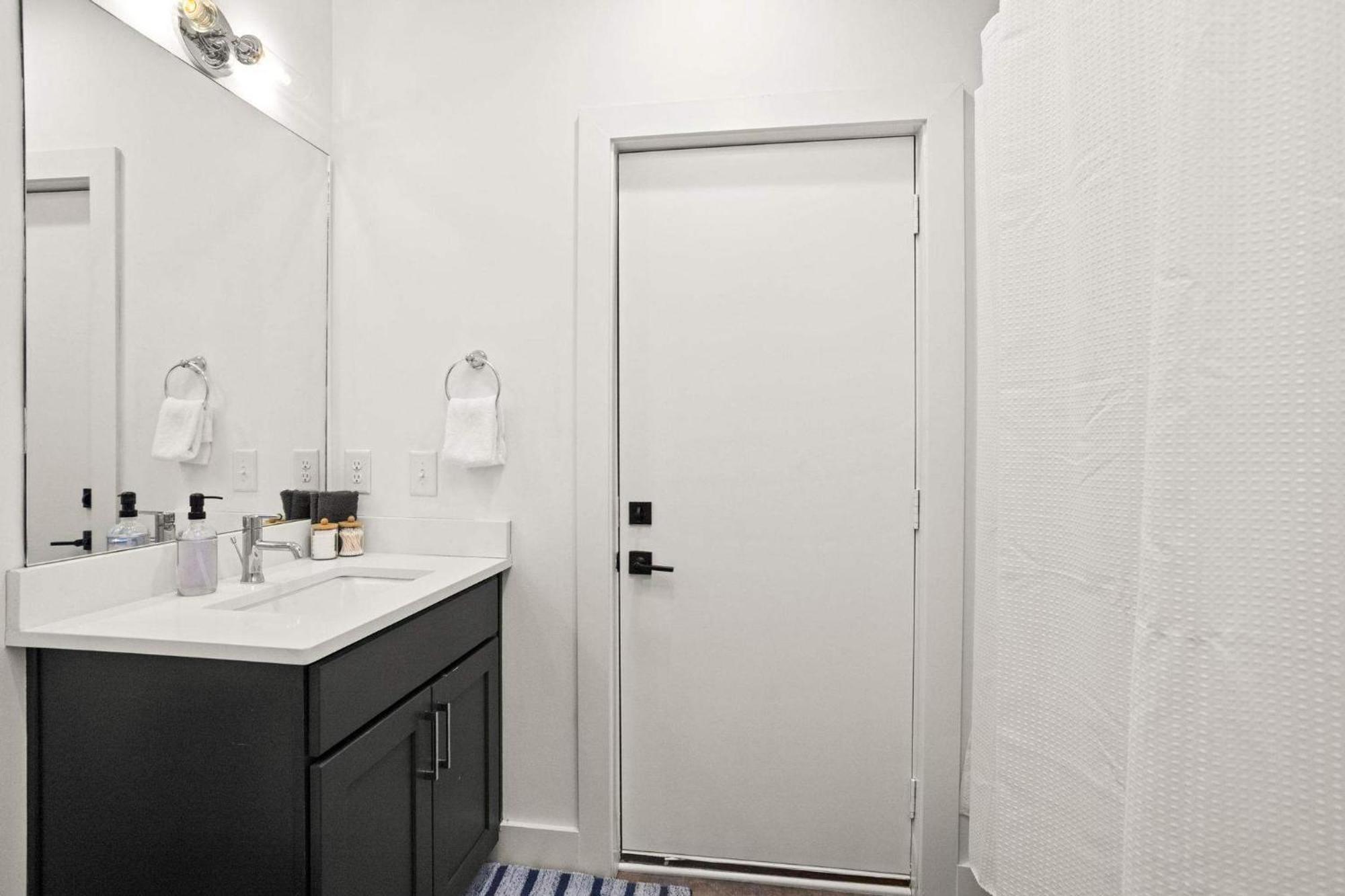 Holiday home Mix At 8th & Argyle Elite Vacation Spot