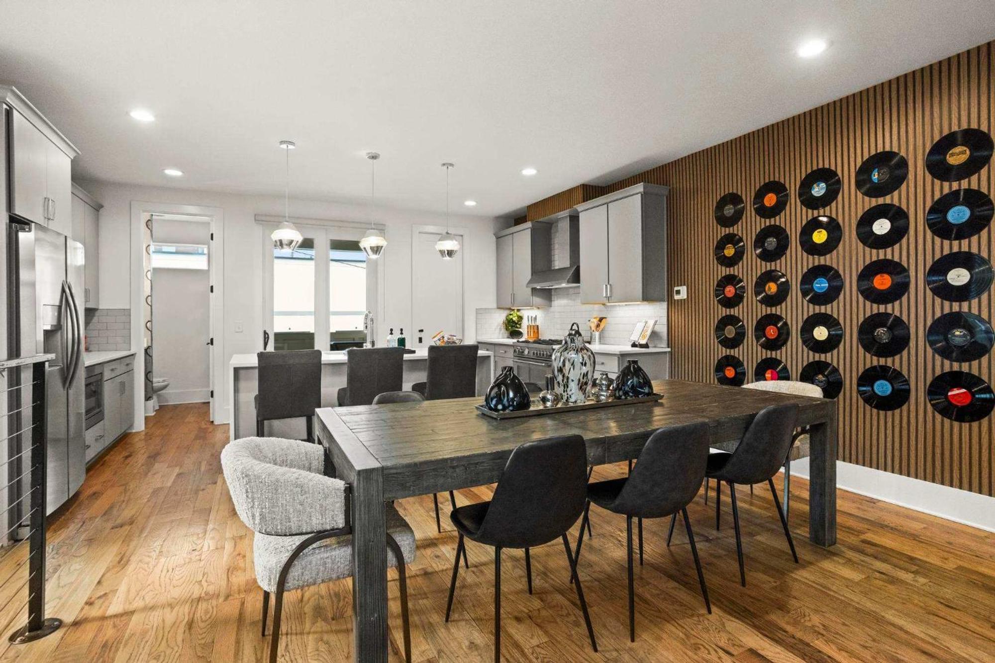 Mix At 8th & Argyle Elite Vacation Spot Holiday home Nashville