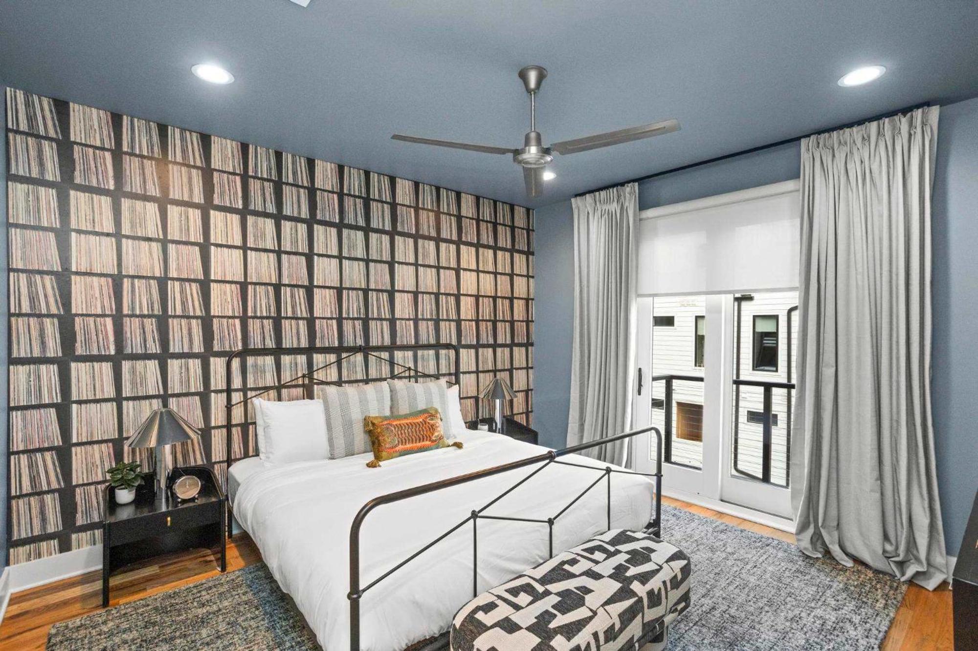 Holiday home Mix At 8th & Argyle Elite Vacation Spot