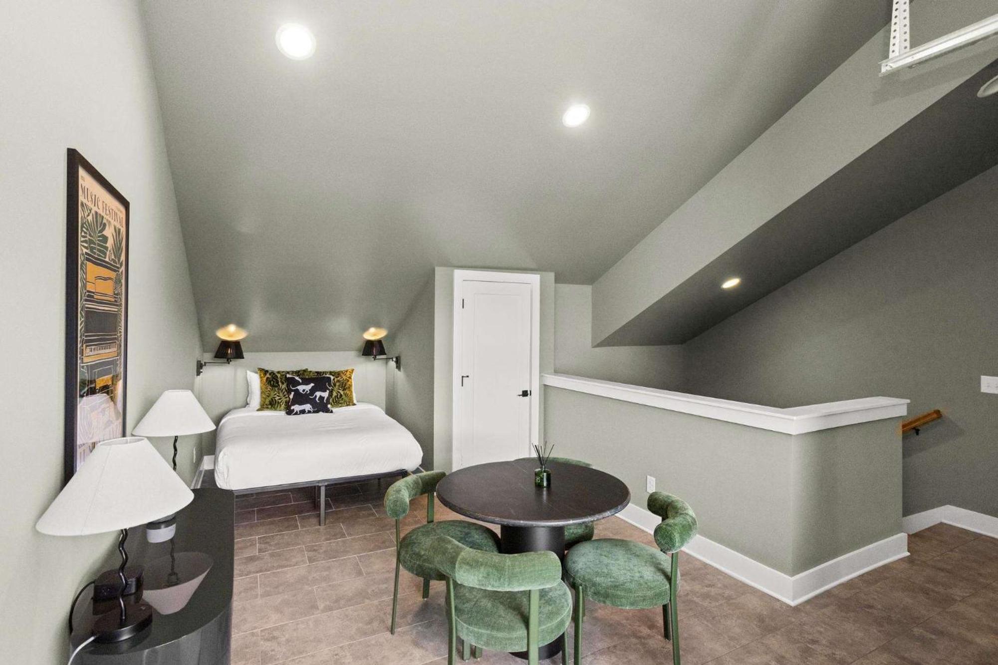 Mix At 8th & Argyle Elite Vacation Spot Holiday home Nashville