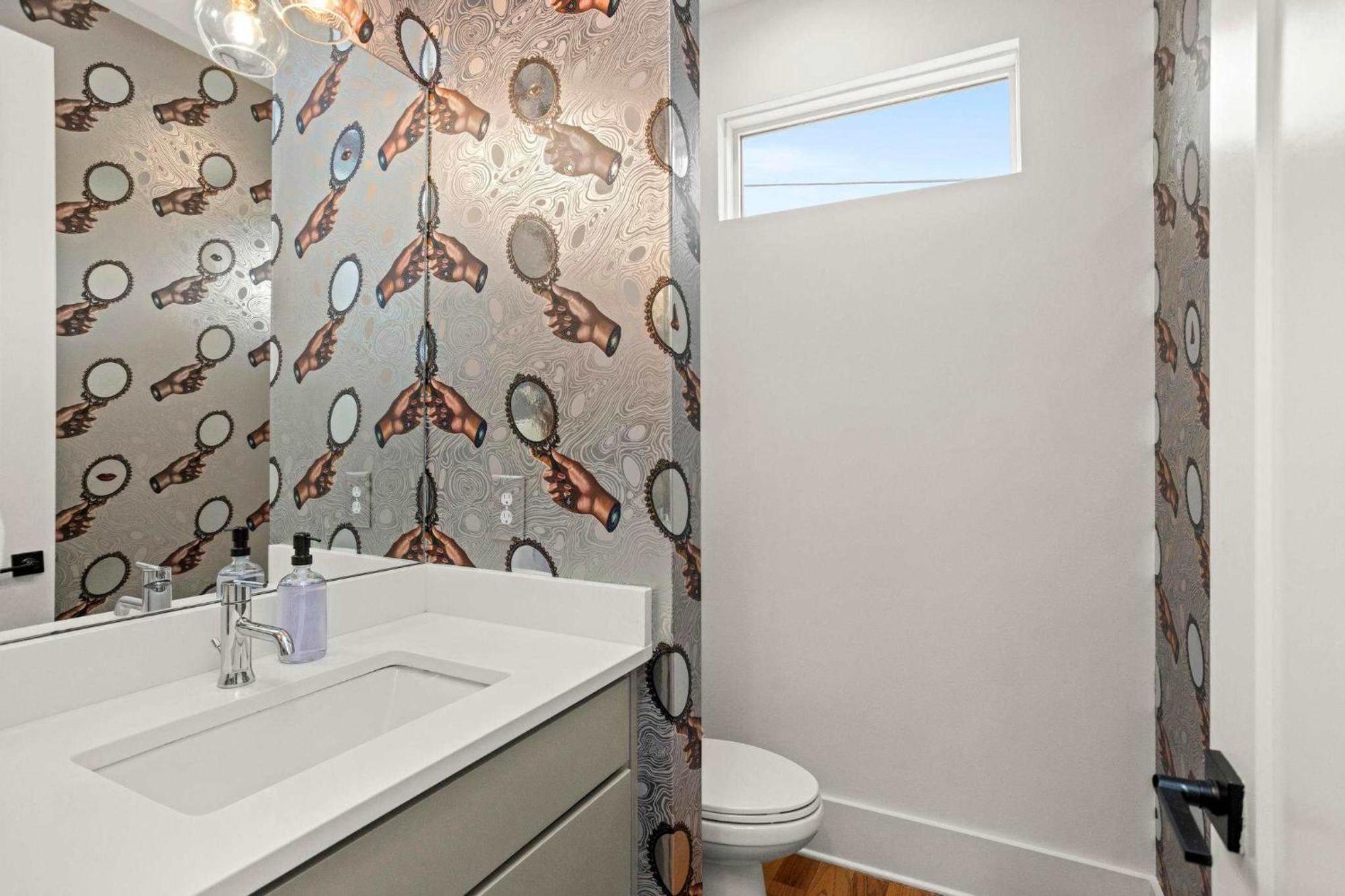 Mix At 8th & Argyle Elite Vacation Spot