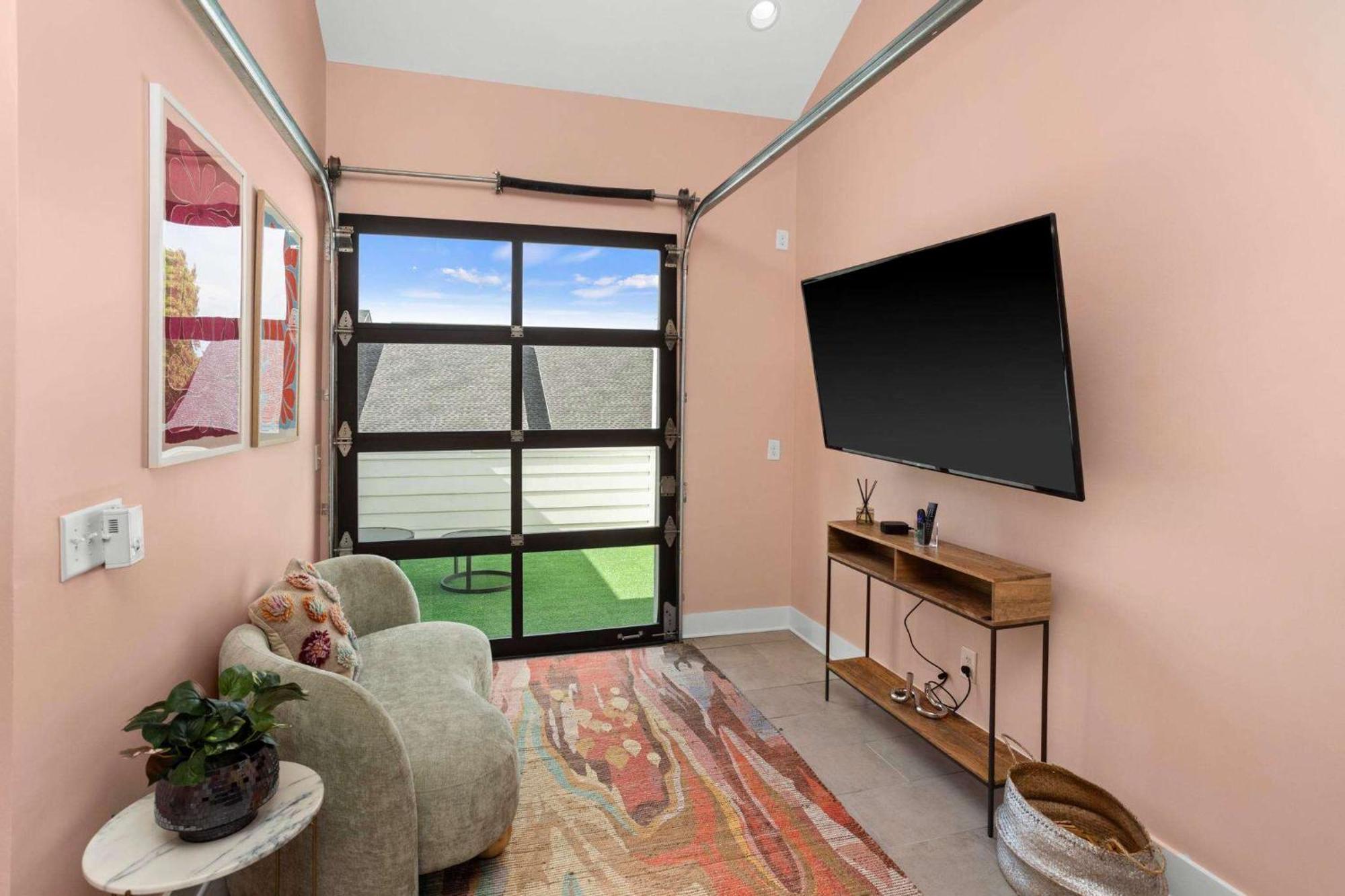 Play At 8th & Argyle Elite Vacation Spot Nashville