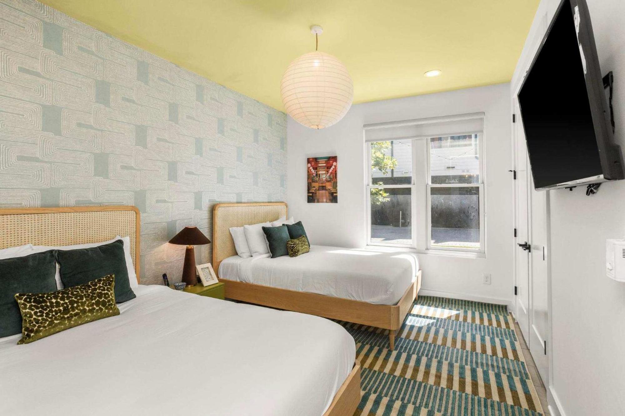 Luxe At 8th And Argyle Elite Vacation Spot Holiday home