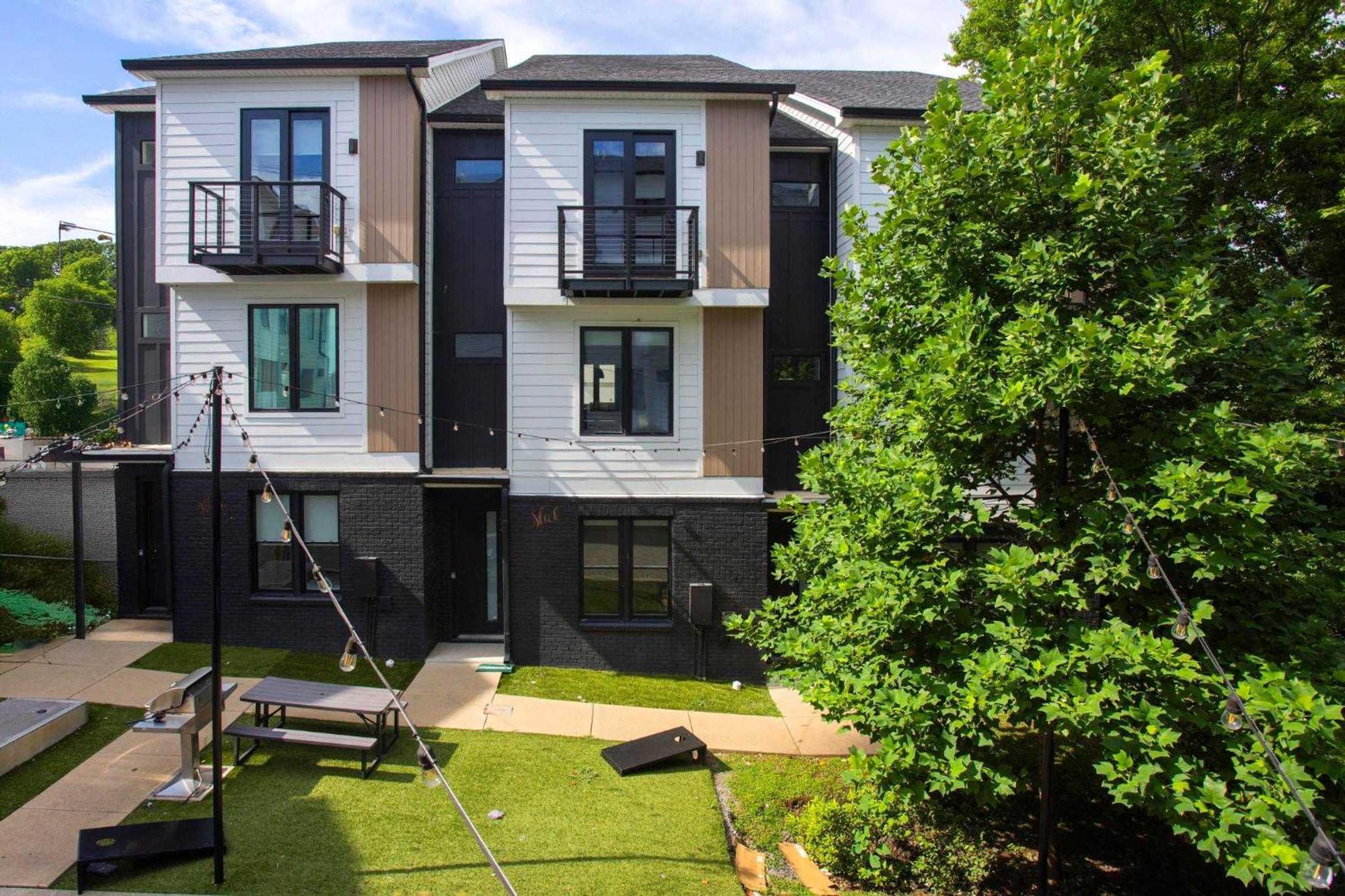 Luxe At 8th And Argyle Elite Vacation Spot