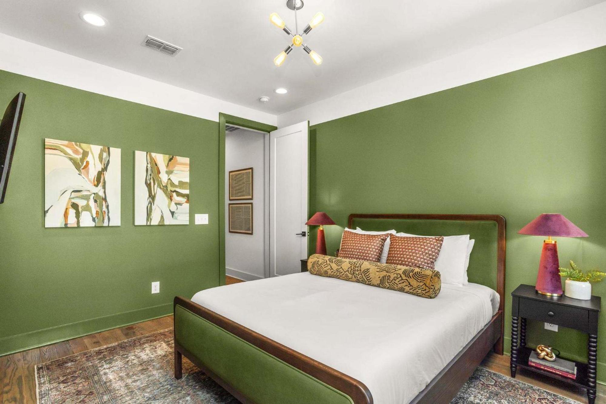 Luxe At 8th And Argyle Elite Vacation Spot Holiday home