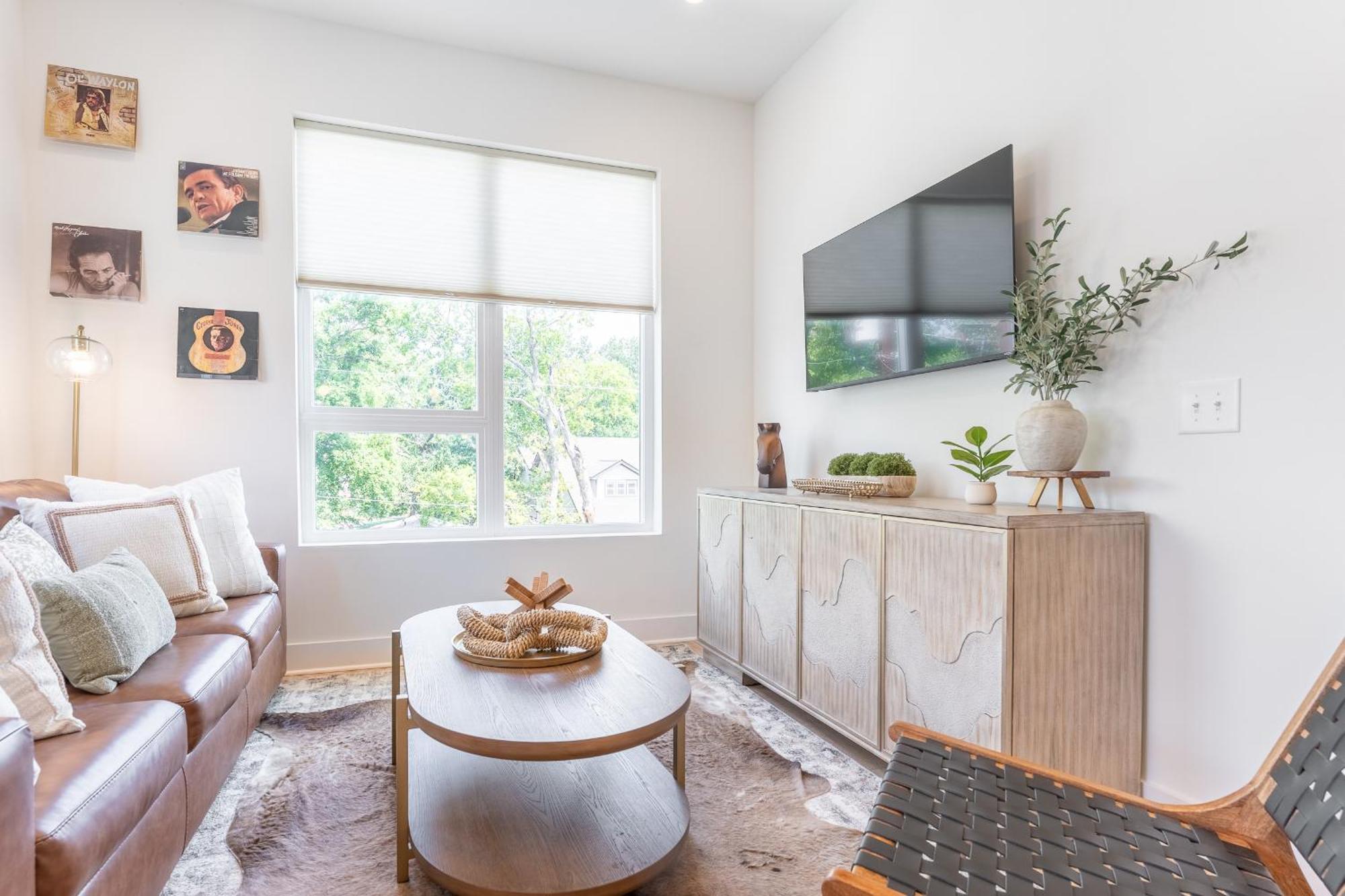 The Lyric Loft By Local Apartment