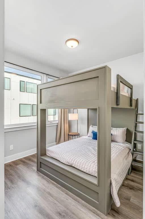 Holiday home 2 Townhomes - Sleeps 24-rooftop Patios