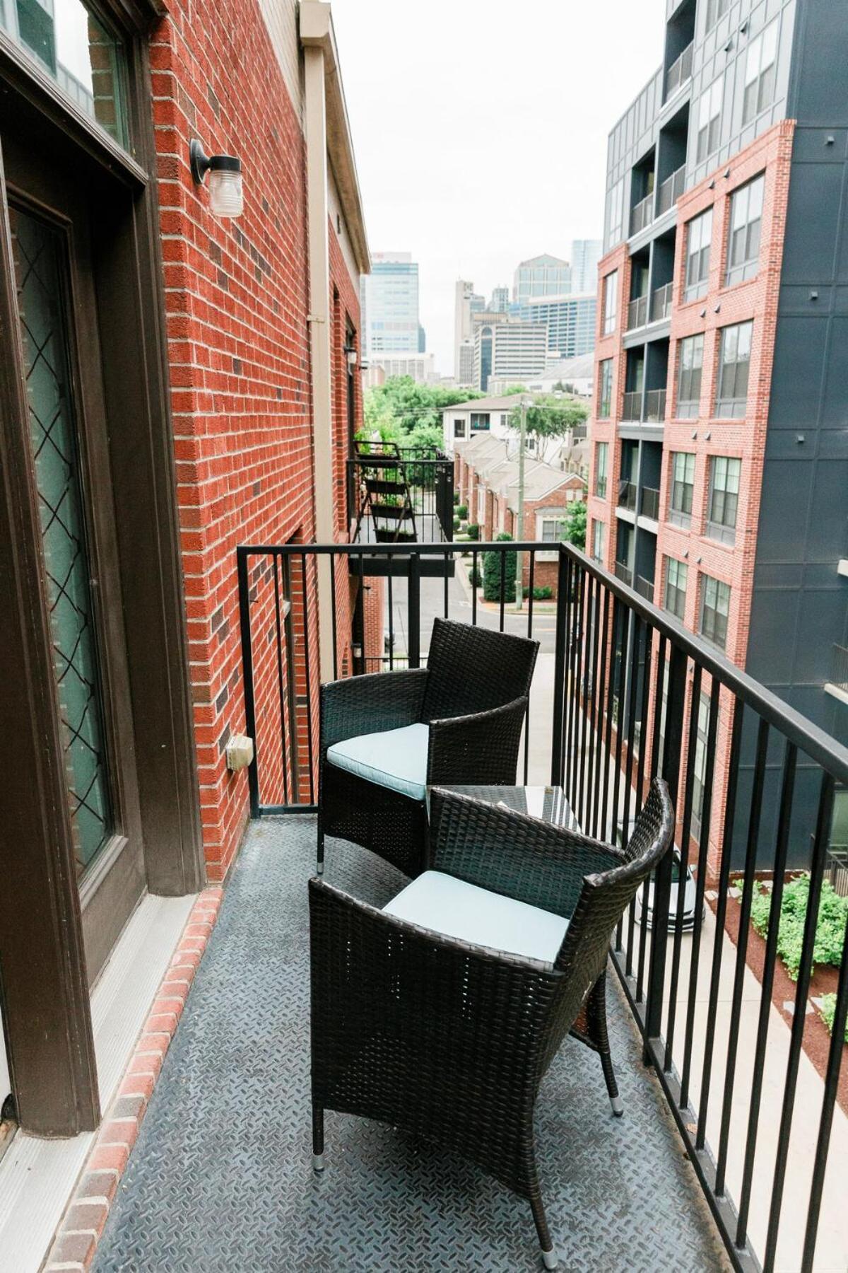 Apartment Modern Germantown - Walkable, Quiet &