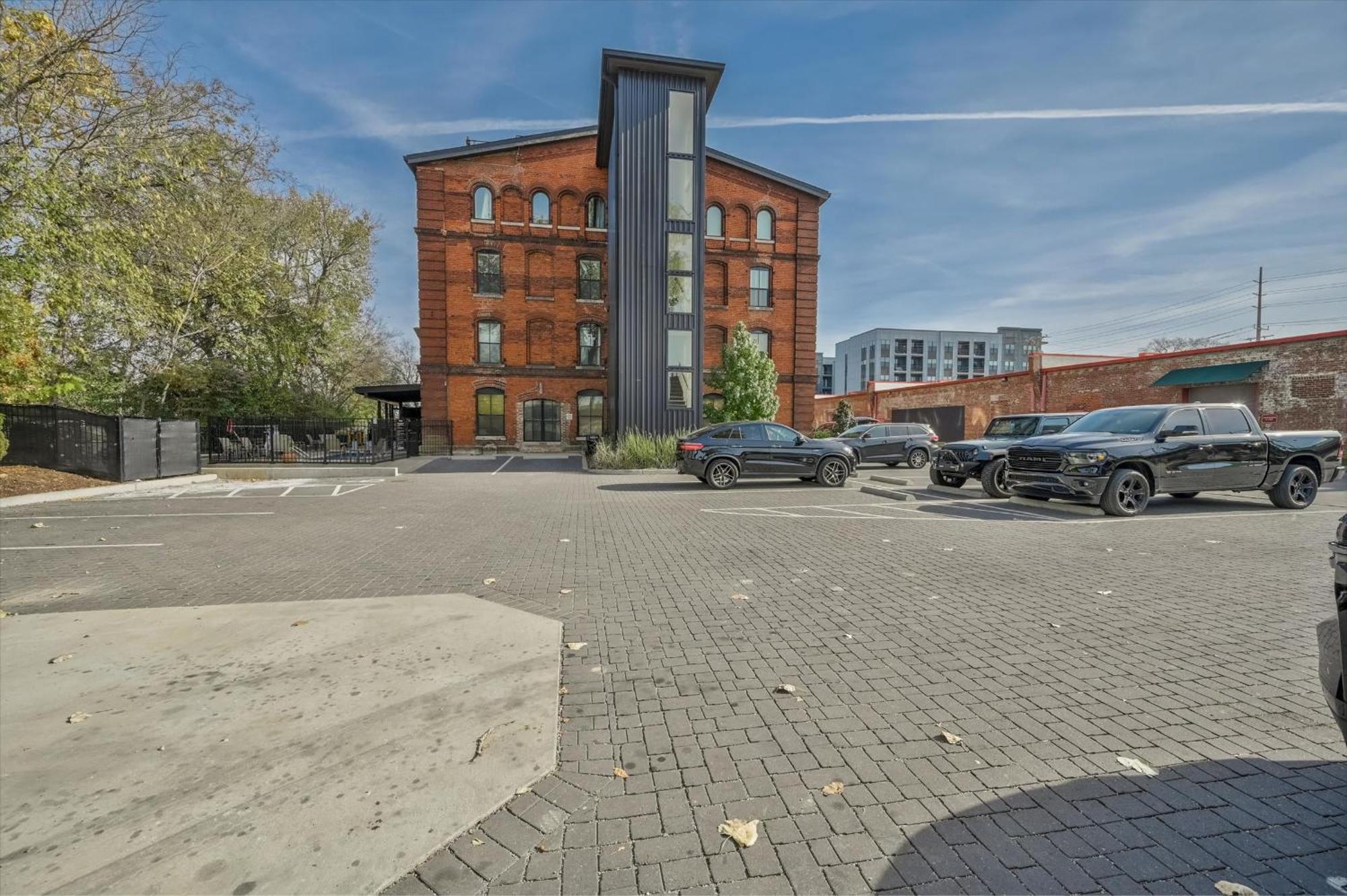 Luxe Loft With Speakeasy Parking And 2 Mi To Broadway Nashville