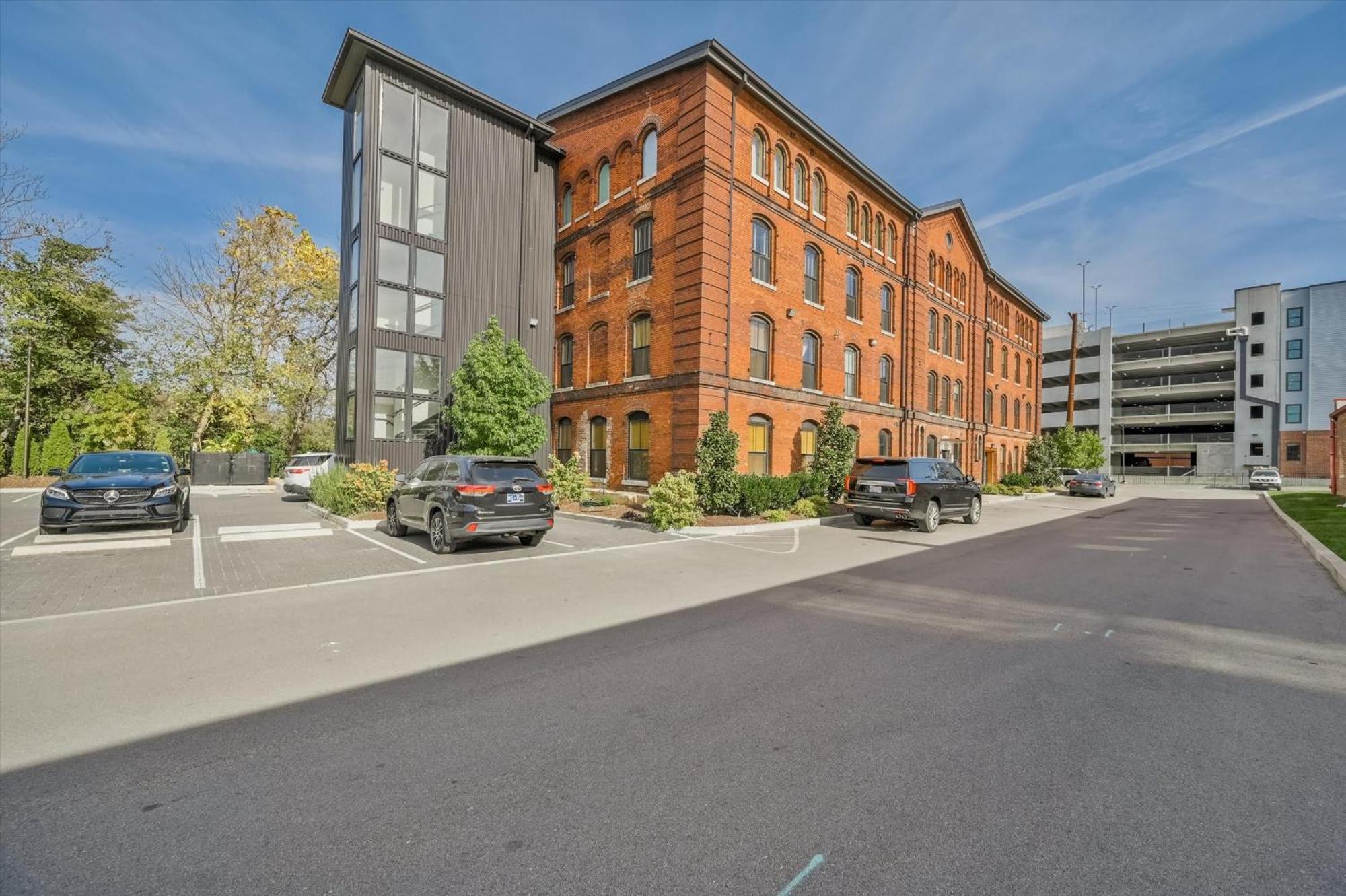 Apartment Luxe Loft With Speakeasy Parking And 2 Mi To Broadway