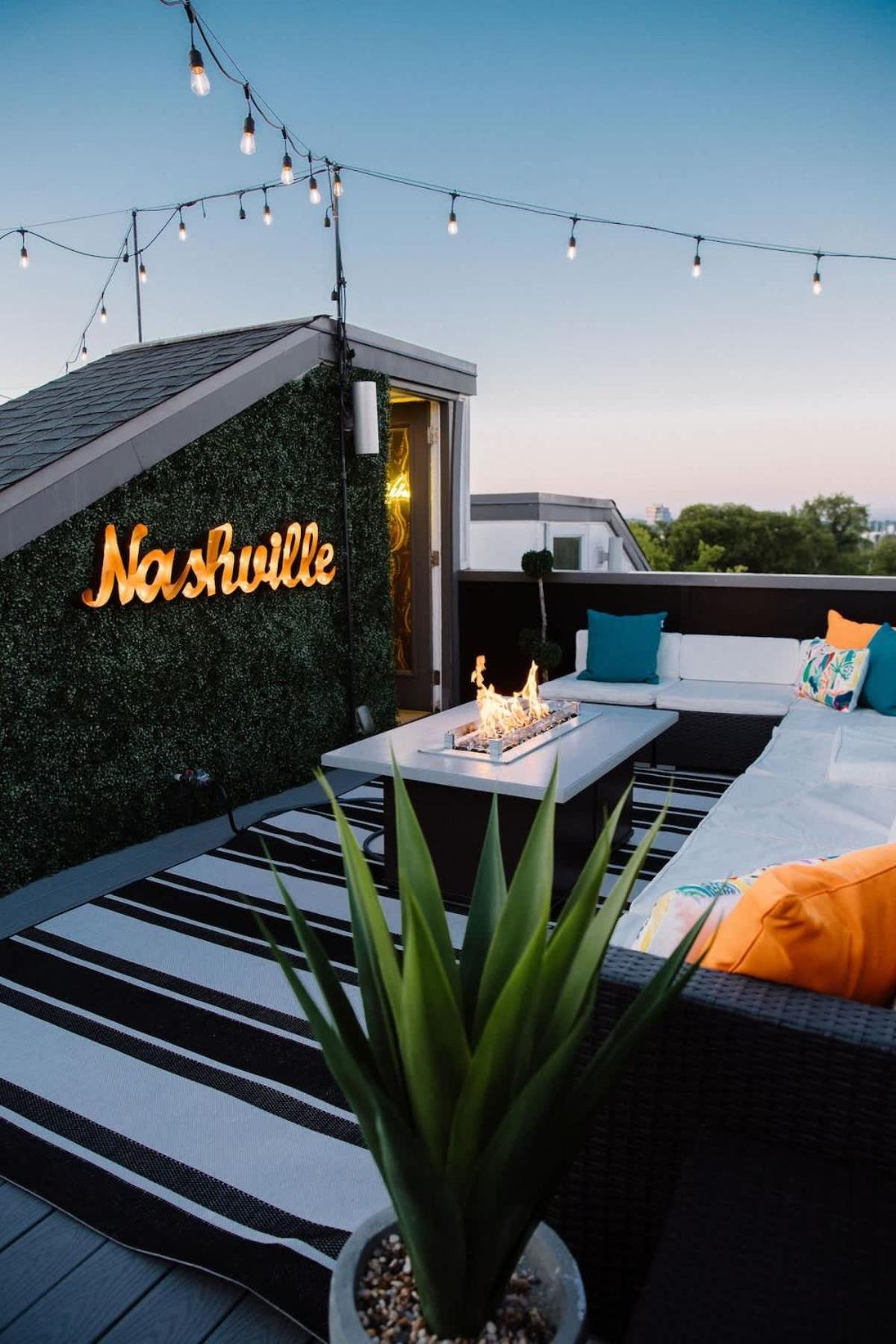 Rooftop Vibes Close To Broadway Nashville