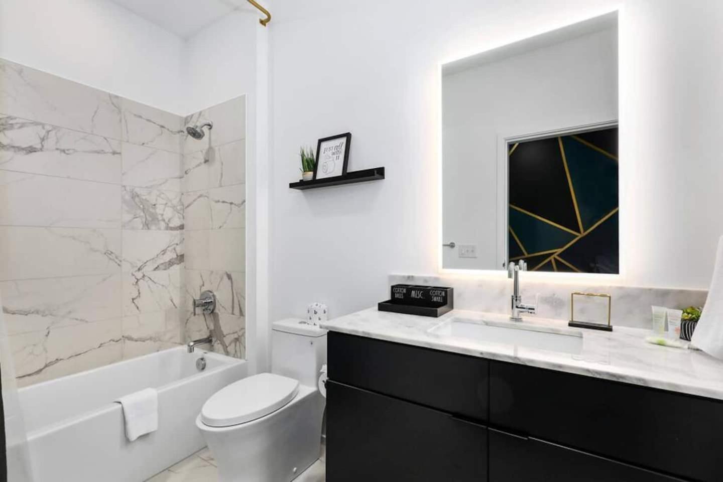 Downtown Modern 1 Mi To Broadway, Park Free Holiday home