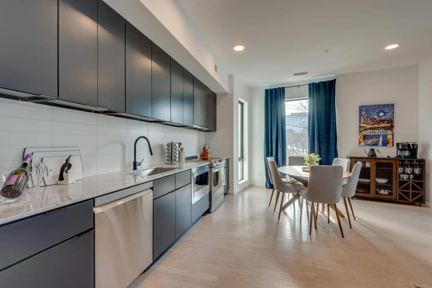 Boutique On Nashville's Riverfront- Eve #201 Nashville