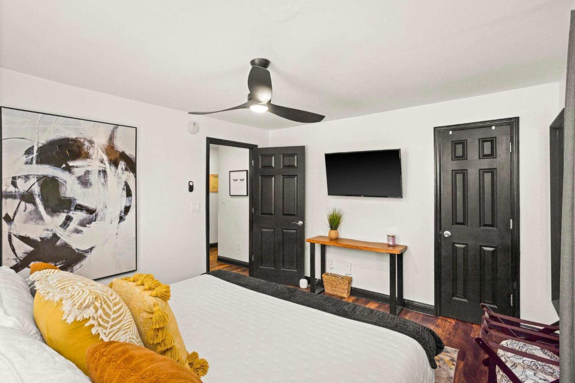 Cozy Close To Opry & Downtown Large Deck *