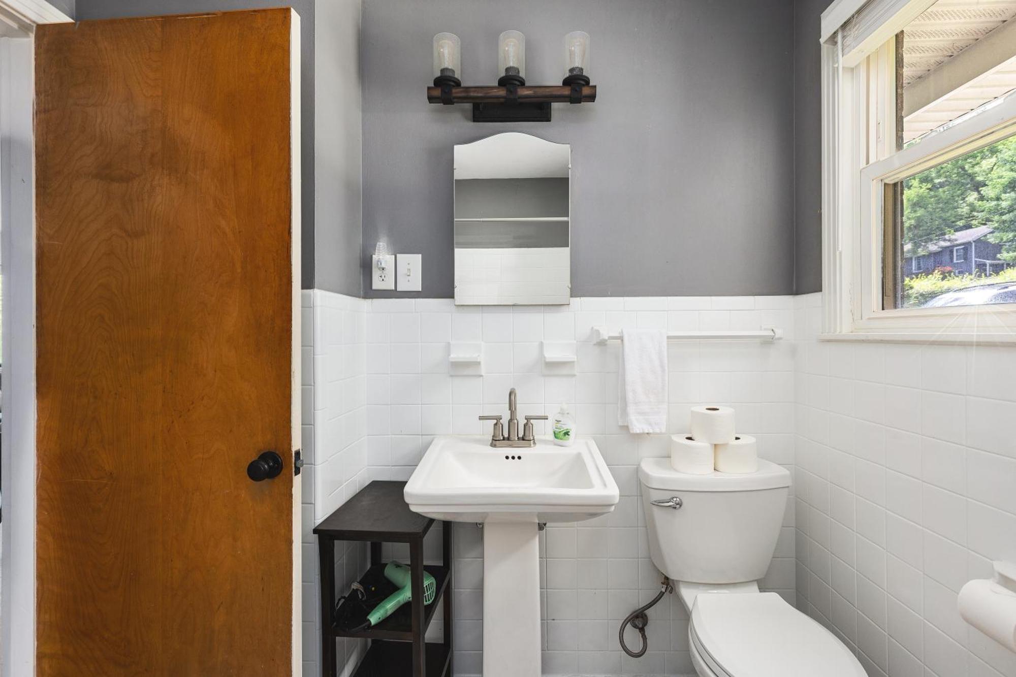 Gem Grill Mini Pickleball Sleeps 12 Nashville