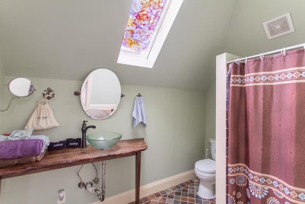 Eclectic Pet Friendly In East Holiday home Nashville