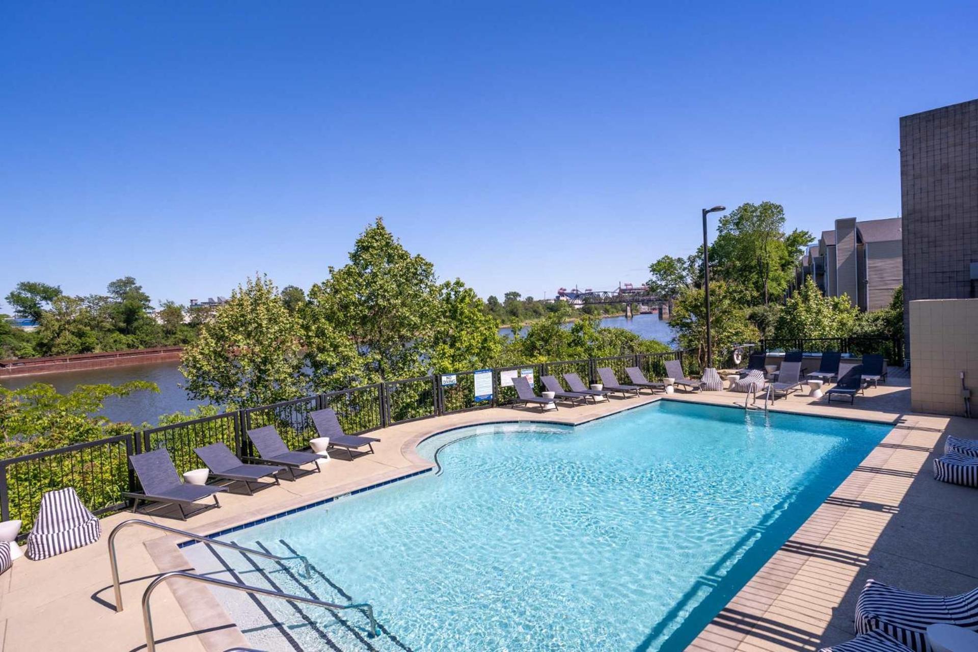Holiday home Riverfront Centrally Located Near Dt *