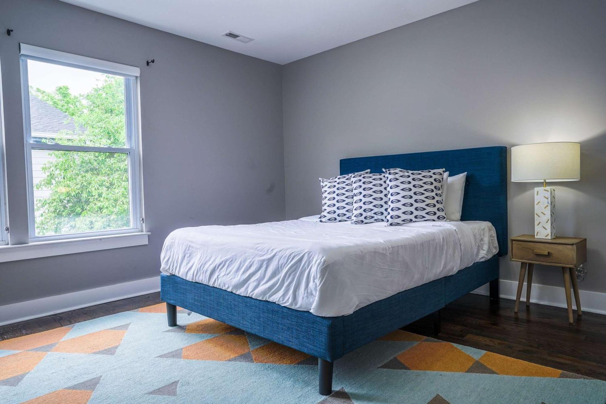 Chic Townhome In Trendy East Nash *