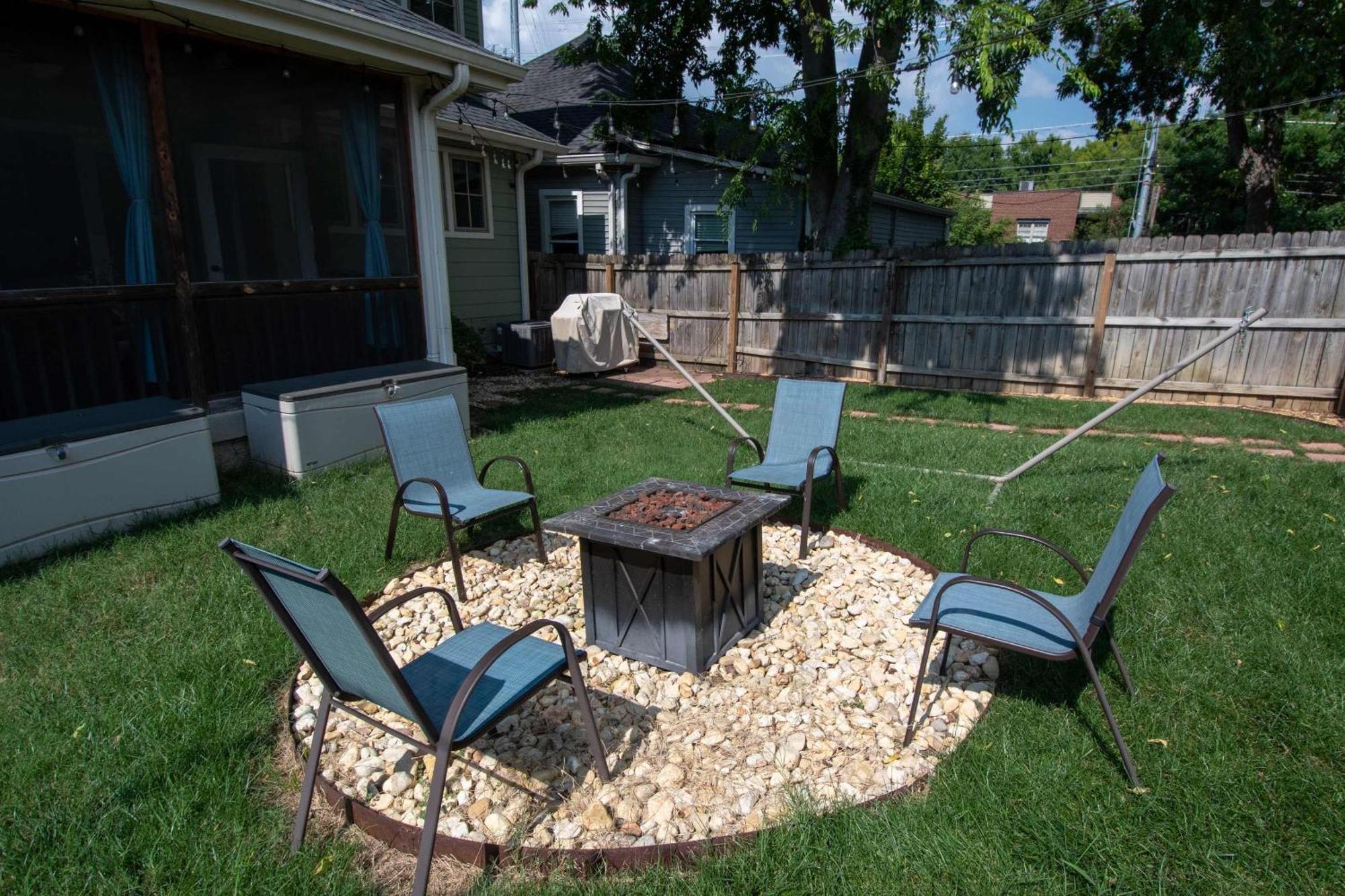 Holiday home Private Backyard - Near Bicentennial Park *