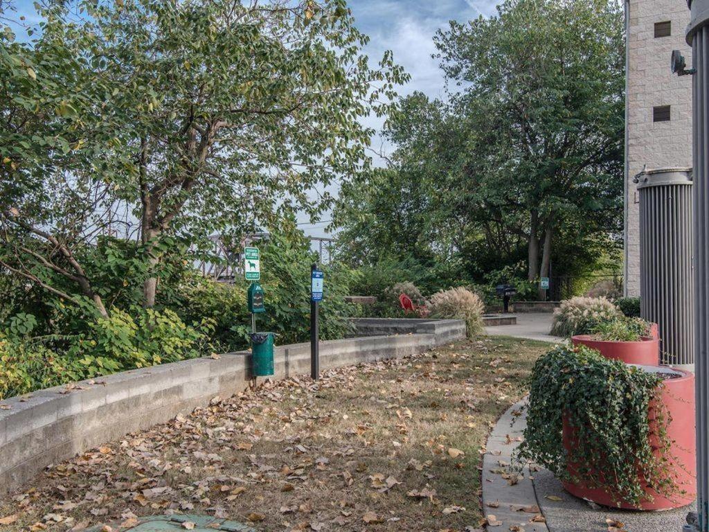 Riverfront Minutes From Broadway Holiday home *